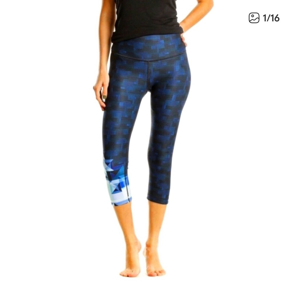 Peloton Bowie High Waist Reversible Capris Pyramid Color Size Small New With Tag